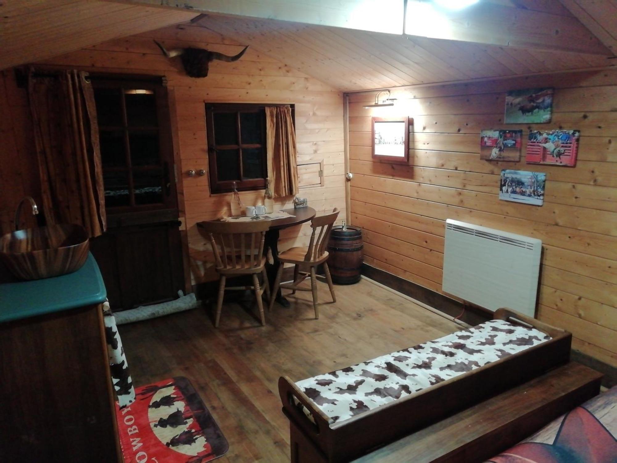 Bed and Breakfast La Valise A Cheval Mezieres-sur-Ponthouin Esterno foto