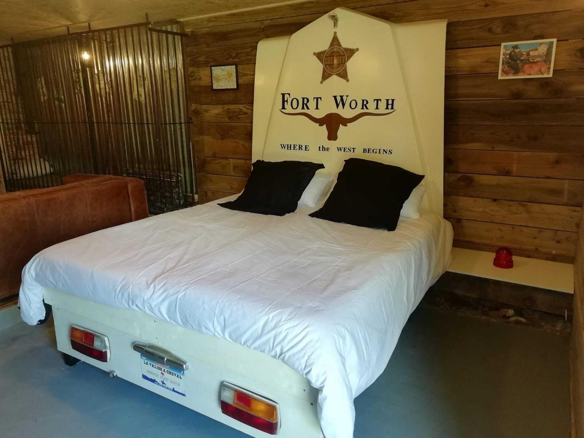 Bed and Breakfast La Valise A Cheval Mezieres-sur-Ponthouin Esterno foto